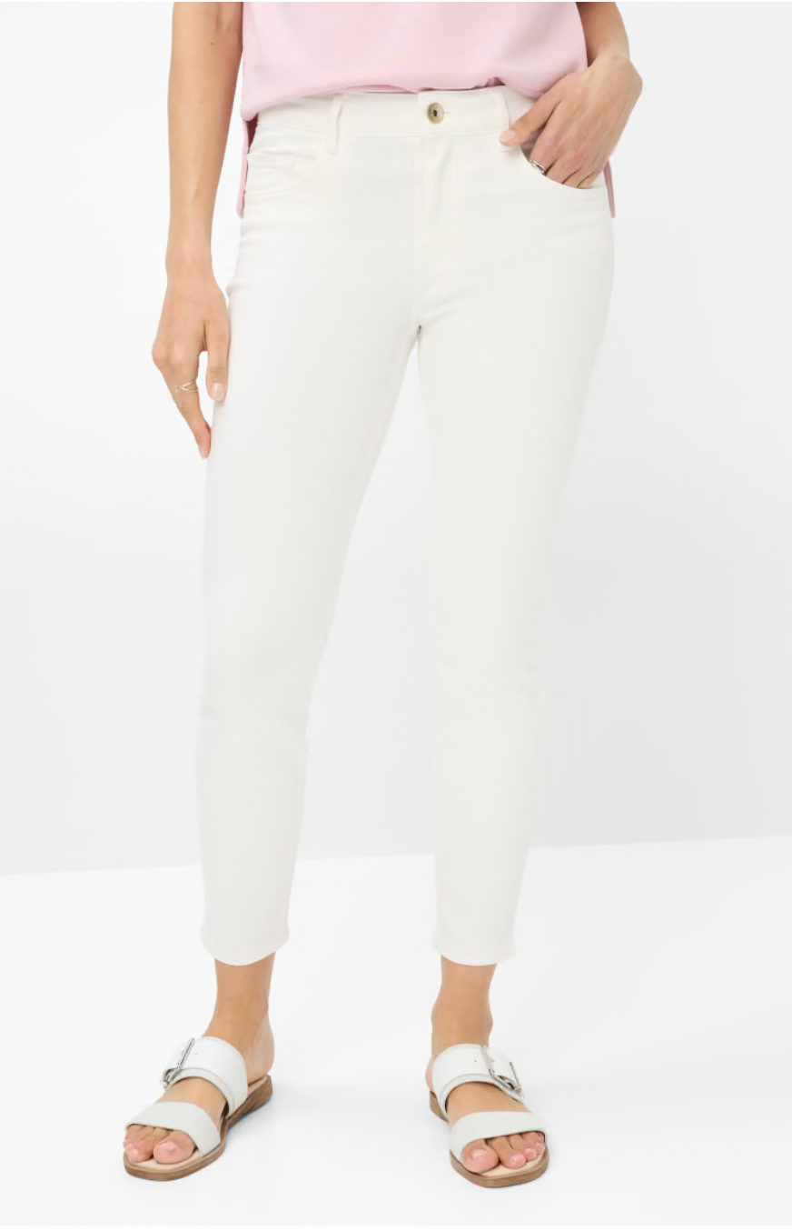 Shakira Slim Fit