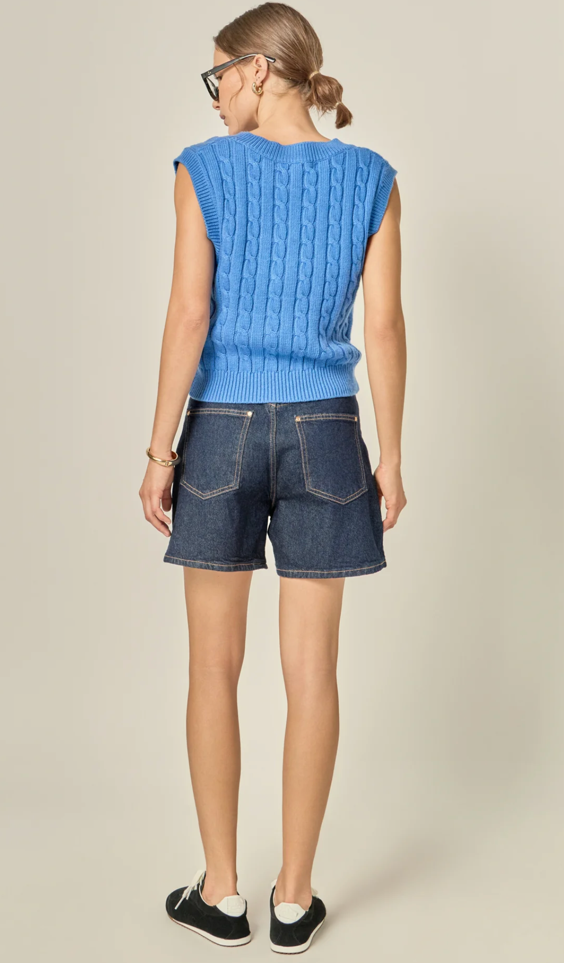 Hole in One Cable Vest