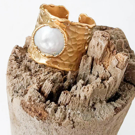 Lucy Luxe Pearl Ring