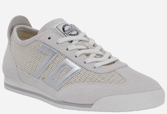 Leon in Ice Sneakers