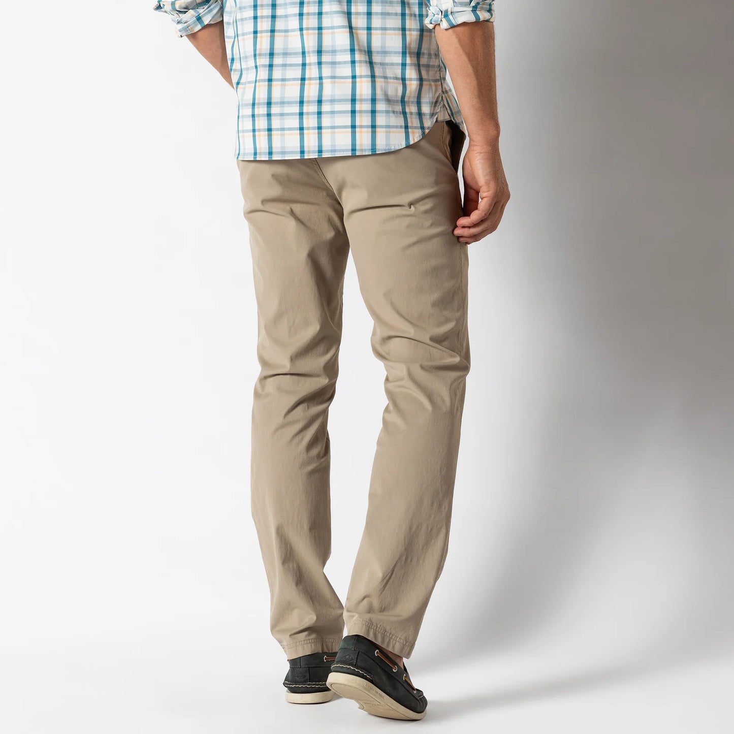 Harbor Performance Chino in Khaki