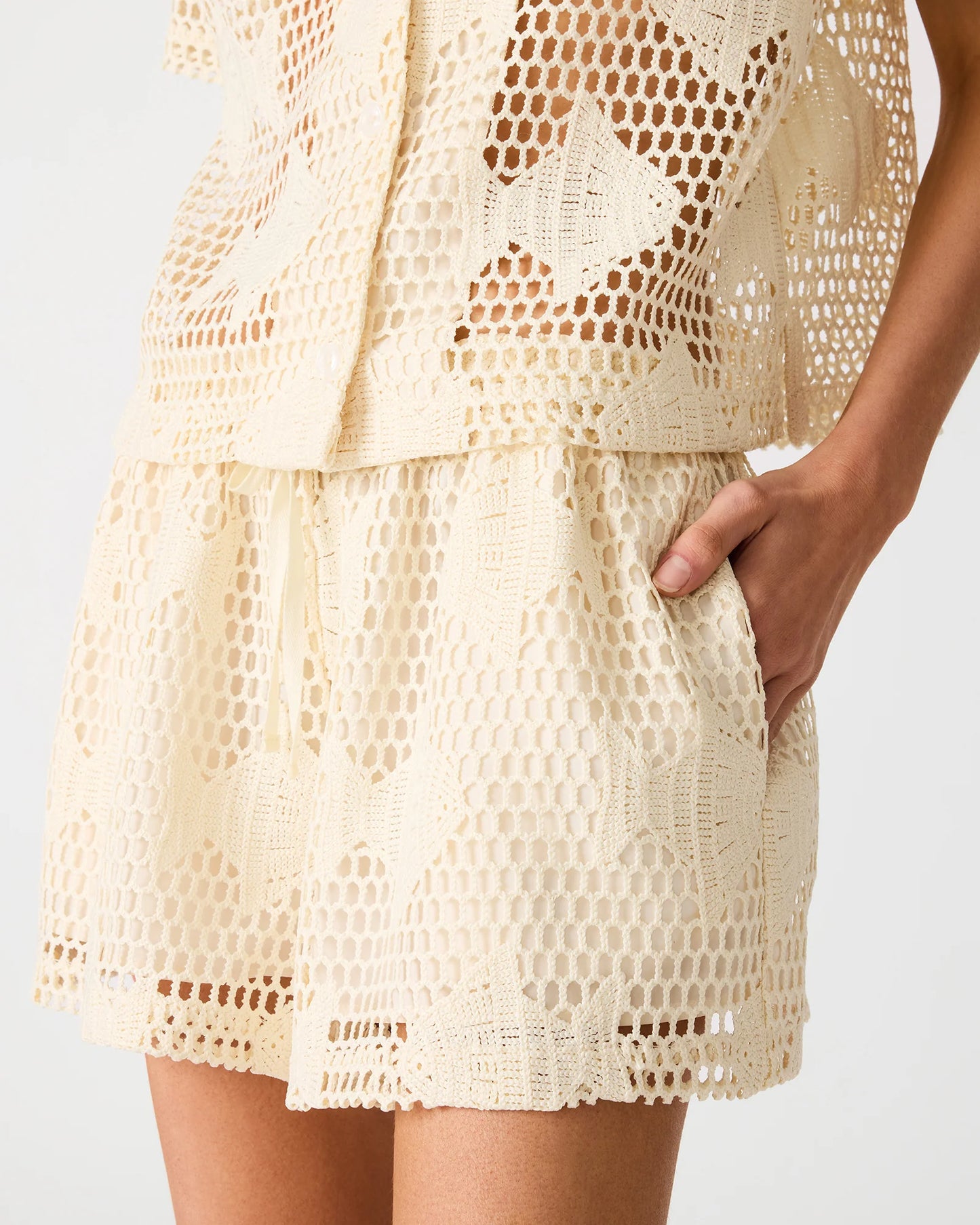 Sandra Ivory Crotchet Fish Elastic Shorts