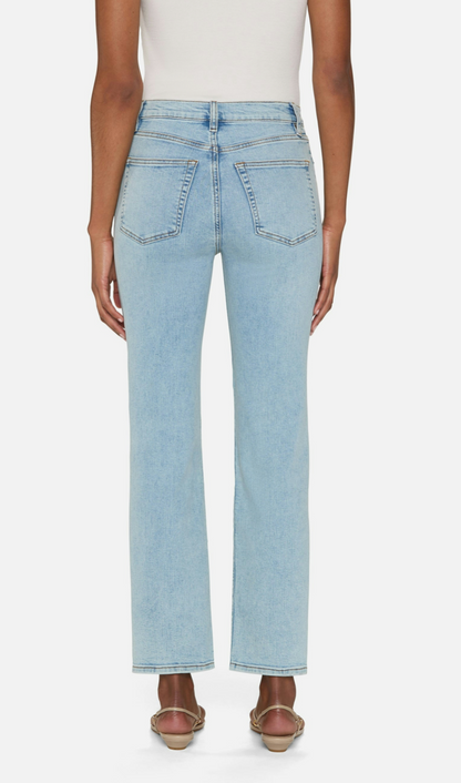 La Sleek Straight Tribute