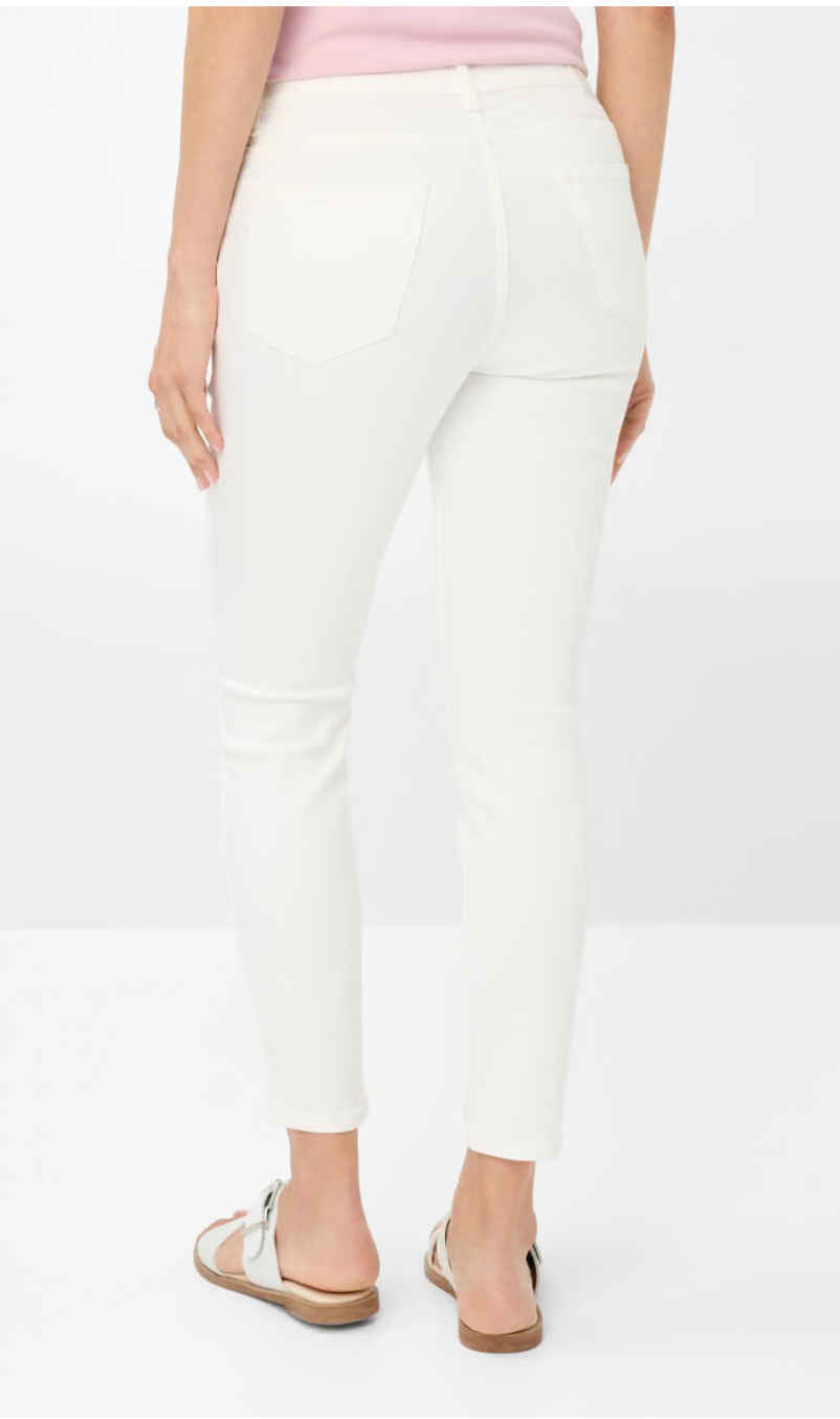 Shakira Slim Fit