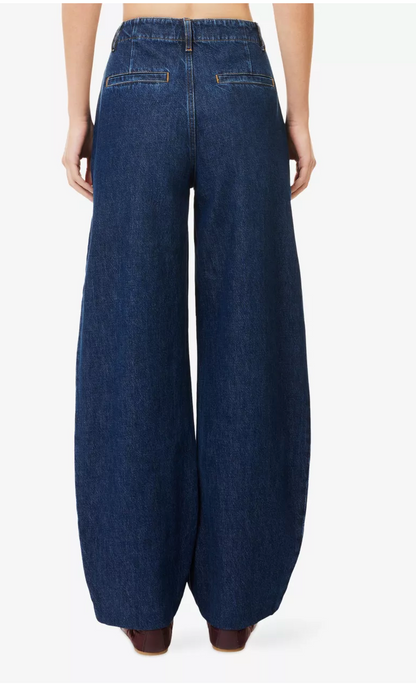 The Bowed Barrel Leg