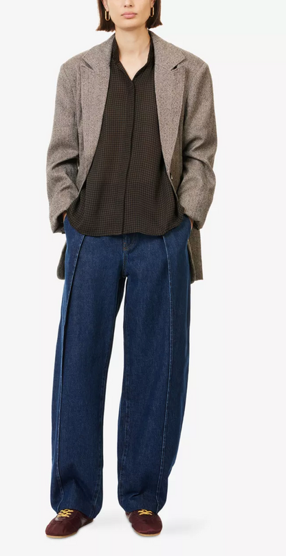 The Bowed Barrel Leg