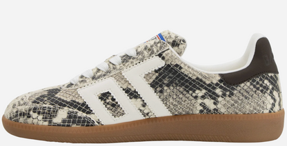 Cloud SR in Milk White Sneakers