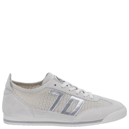 Leon in Ice Sneakers